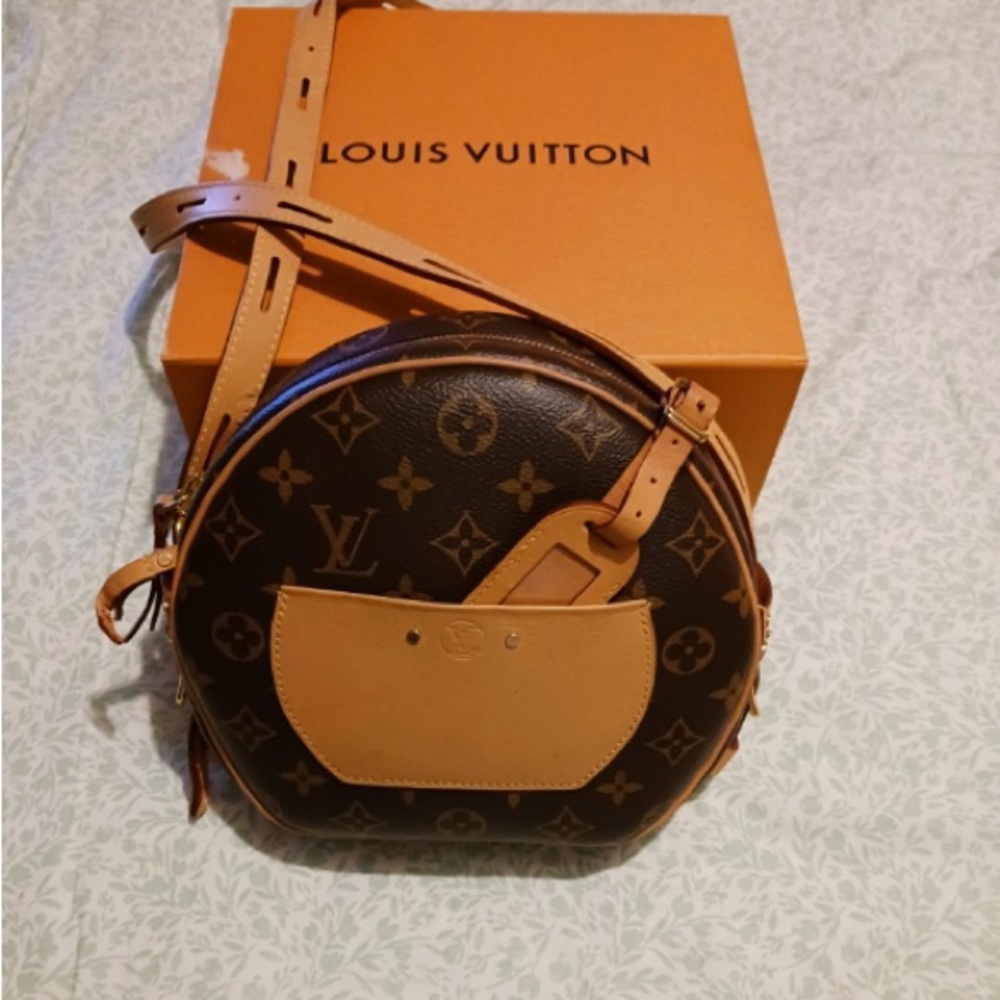 LV bag - Picture 2 of 3